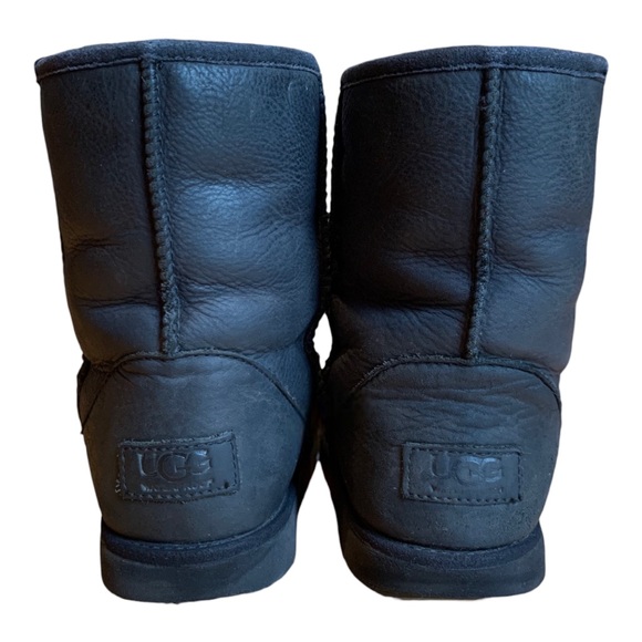 UGG Kids Classic II Weather Short Black Size 2 - Picture 4 of 12